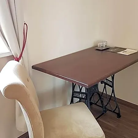 Couette-café Tarnoca Kuria